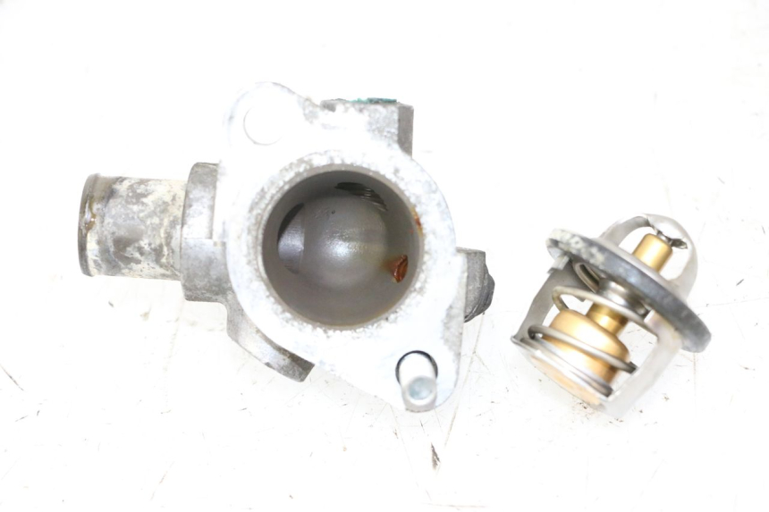 photo de THERMOSTAT SUZUKI BURGMAN 125 (2007 - 2014) - Altra angolazione