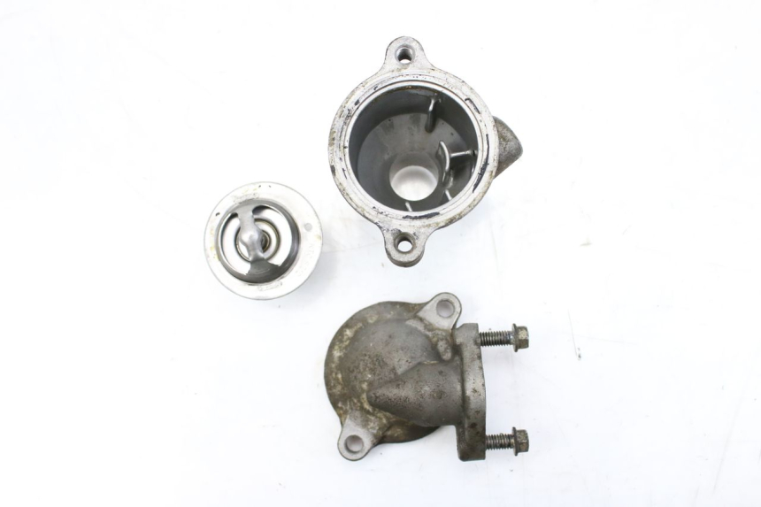 photo de THERMOSTAT HONDA CBF 500 (2004 - 2007) - Primo piano tecnico