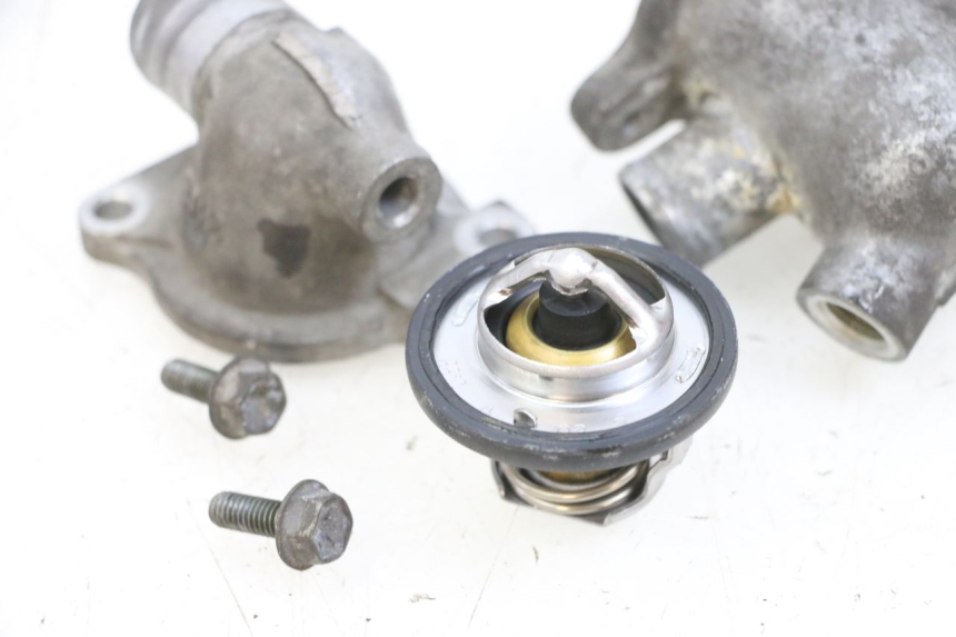 photo de TERMOSTATO  SUZUKI DL V STROM 1000 (2002 - 2007) - Dettagli dei punti di fissaggio