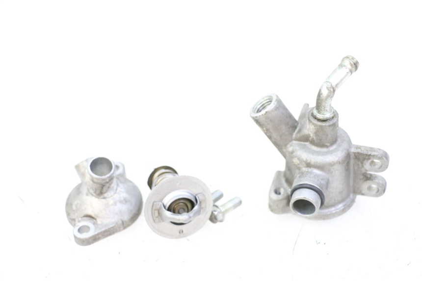photo de THERMOSTAT HONDA FES S-WING SWING ABS 125 (2007 - 2015) - Dettagli dei punti di fissaggio
