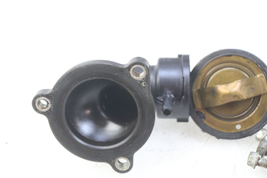 photo de THERMOSTAT YAMAHA FJR ABS 1300 (2006 - 2012) - Dettagli dei punti di fissaggio