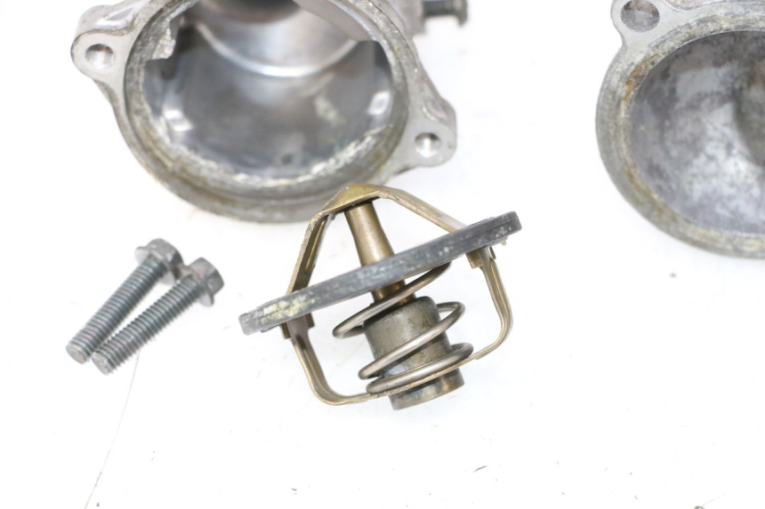 photo de TERMOSTATO  YAMAHA FJR 1300 (2001 - 2005) - Dettagli dei punti di fissaggio