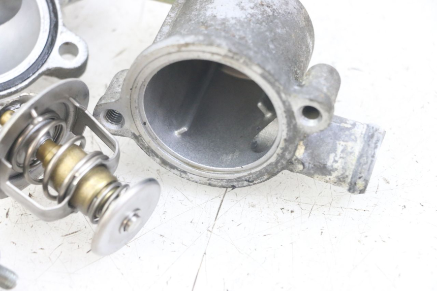 photo de TERMOSTATO  HONDA FJS SILVERWING SILVER WING 600 (2001 - 2010) - Dettagli dei punti di fissaggio