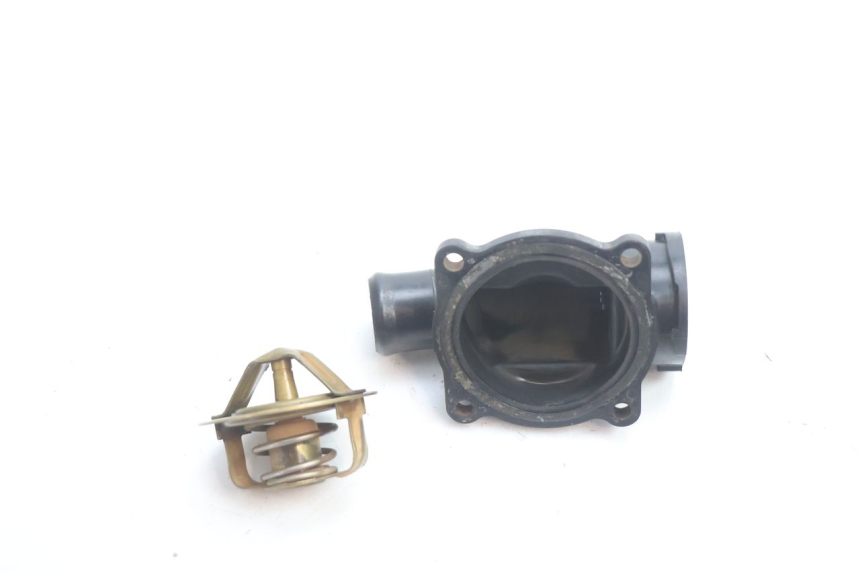 photo de TERMOSTATO  KAWASAKI GPX F ZX750F 750 (1986 - 1990) - Vista principale