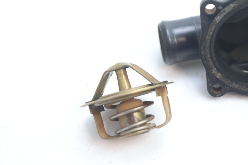 photo de TERMOSTATO  KAWASAKI GPX F ZX750F 750 (1986 - 1990) - Zoom sullo stato d'uso