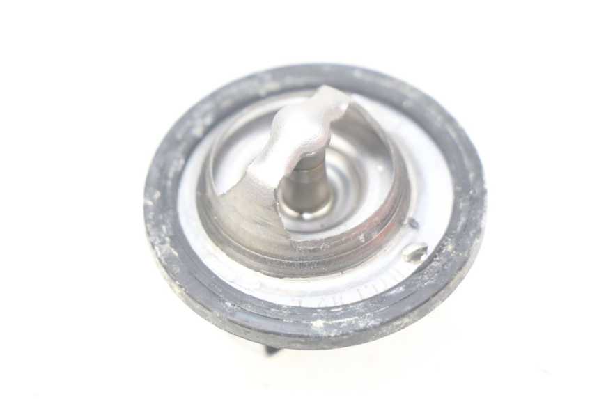 photo de THERMOSTAT YAMAHA MT-07 MT07 ABS 700 (2014 - 2017) - Zoom sullo stato d'uso