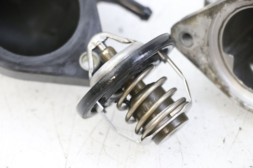 photo de Termostato SUZUKI GSX F GSXF 650 (2007 - 2015) - Caratteristiche distintive