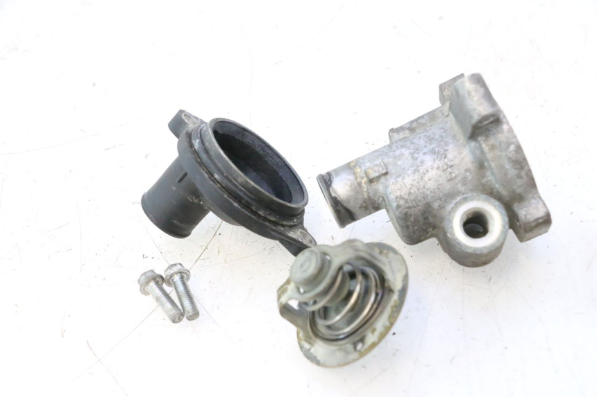 photo de TERMOSTATO  YAMAHA TDM ABS 900 (2002 - 2014) - Dettagli dei punti di fissaggio