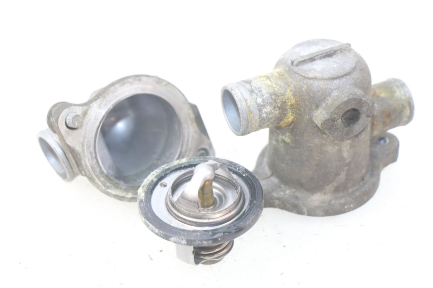 photo de THERMOSTAT SUZUKI TLS TL S 1000 (1997 - 2001) - Primo piano tecnico