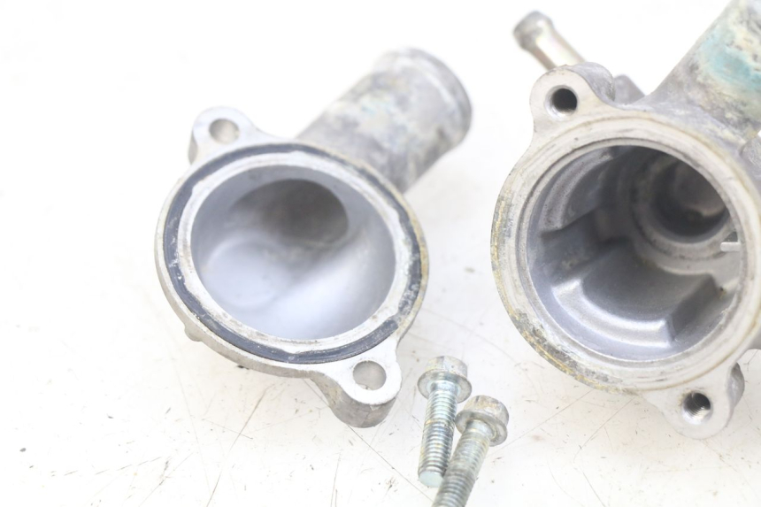 photo de TERMOSTATO  HONDA VFR FI RC46 800 (1998 - 2001) - Dettagli dei punti di fissaggio