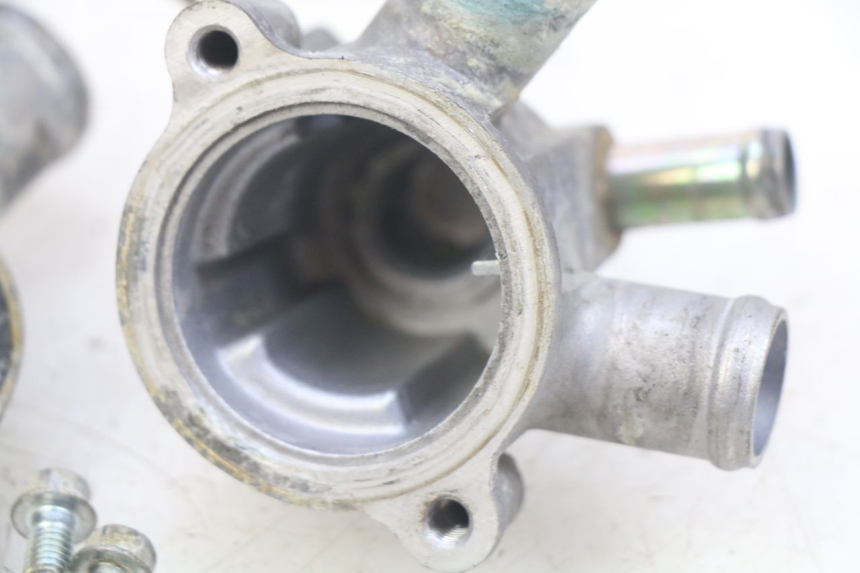 photo de TERMOSTATO  HONDA VFR FI RC46 800 (1998 - 2001) - Stato della superficie e materiale