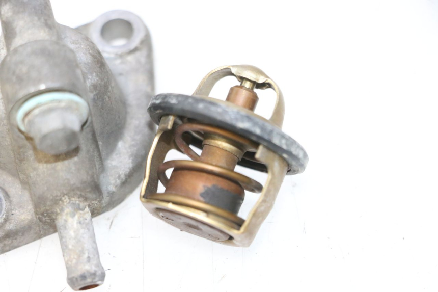 photo de TERMOSTATO  YAMAHA XMAX X-MAX 125 (2006 - 2009) - Dettagli dei punti di fissaggio