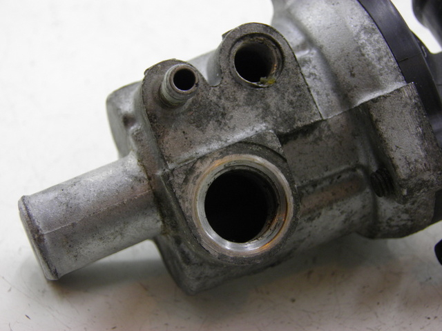 photo de THERMOSTAT YAMAHA FZS FAZER 600 (1998 - 2001) - Zoom sullo stato d'uso