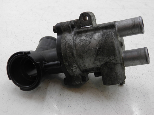 photo de THERMOSTAT YAMAHA FZS FAZER 600 (1998 - 2001) - Altra angolazione