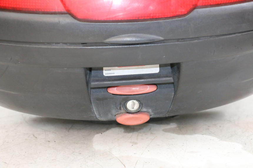 photo de BAULETTO PEUGEOT KISBEE 4T 50 (2010 - 2017) - Stato della superficie e materiale