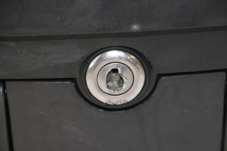 photo de BAULETTO PEUGEOT KISBEE 4T 50 (2023 - 2026) - Angolazione alternativa