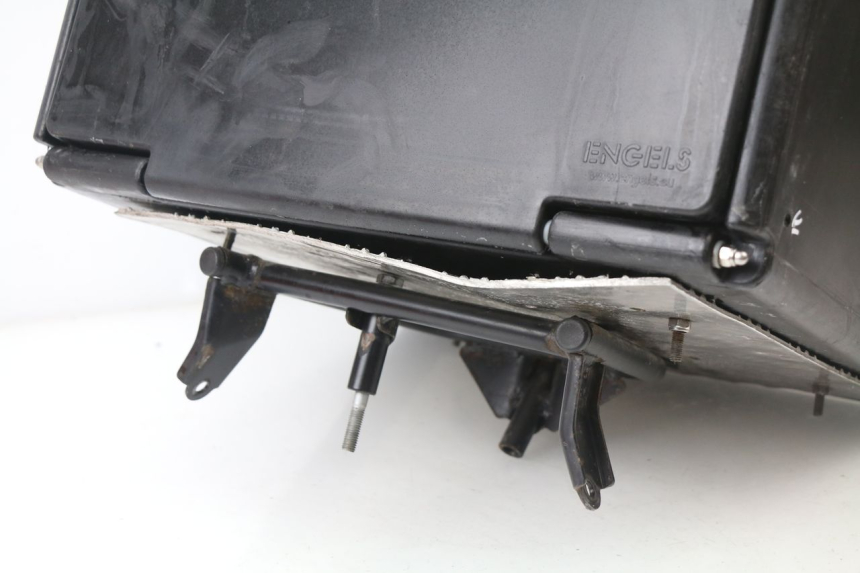 photo de BAULETTO PIAGGIO LIBERTY 4T 50 (2009 - 2015) - Dettagli dei punti di fissaggio