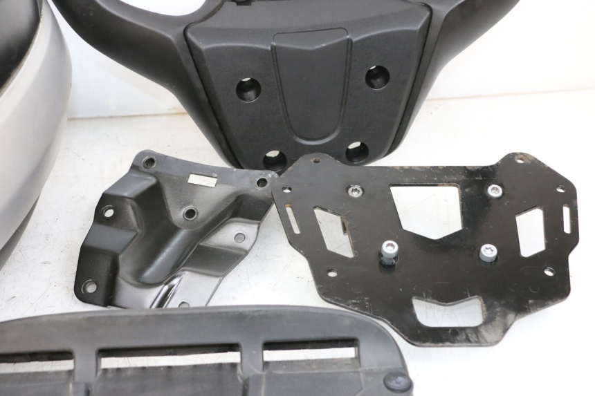 photo de BAULETTO PIAGGIO MP3 HPE 350 (2018 - 2020) - Angolazione alternativa