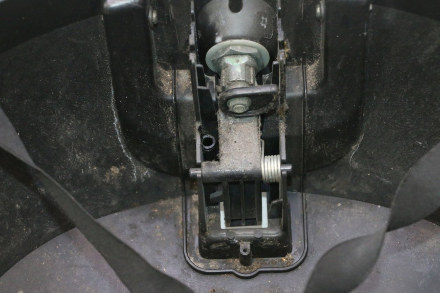 photo de BAULETTO PIAGGIO MP3 125 (2006 - 2014) - Primo piano tecnico