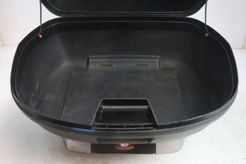 photo de BAULETTO PEUGEOT SATELIS 125 (2006 - 2009) - Altra vista dell'articolo