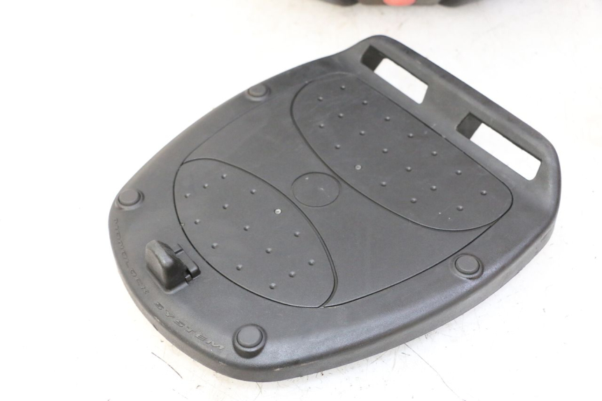 photo de BAULETTO PEUGEOT V-CLIC VCLIC 50 (2007 - 2013) - Zoom sui componenti