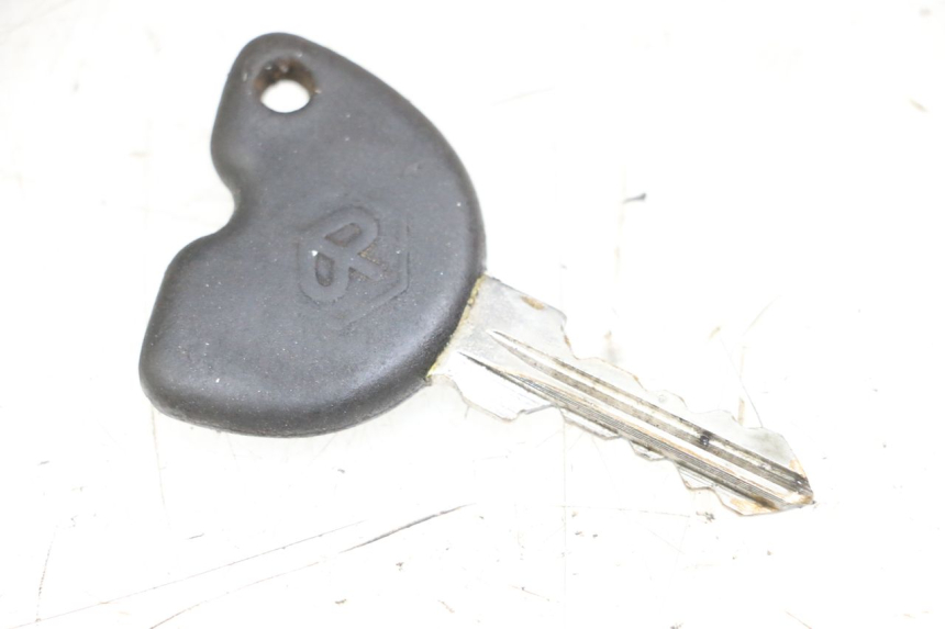 photo de Bauletto PIAGGIO X8 125 (2004 - 2007) - Zoom sullo stato d'uso