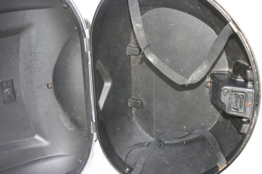 photo de Bauletto PIAGGIO X8 125 (2004 - 2007) - Dettagli dei punti di fissaggio