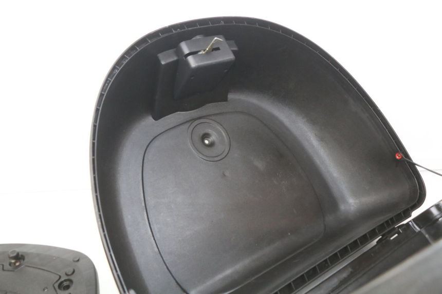 photo de TOP CASE YAMASAKI YM T 125 (2015 - 2020) - Altra vista dell'articolo