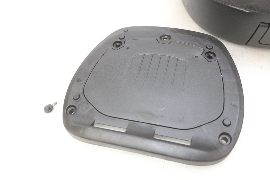 photo de TOP CASE YAMASAKI YM T 125 (2015 - 2020) - Marcature e riferimenti originali