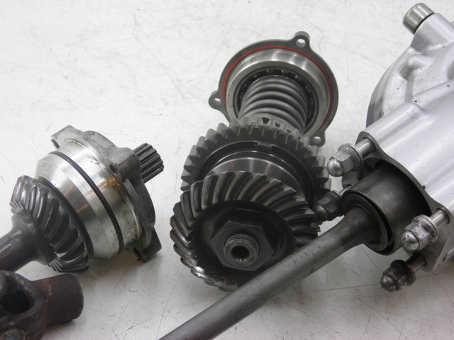 photo de TRASMISSIONE RUOTA YAMAHA FJR 1300 (2004 - 2005) - Primo piano ad alta risoluzione