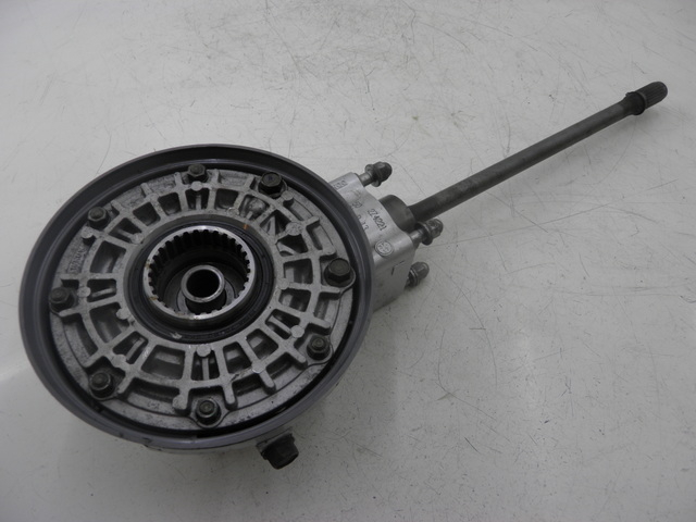 photo de TRASMISSIONE RUOTA YAMAHA FJR 1300 (2004 - 2005) - Dettagli dei punti di fissaggio