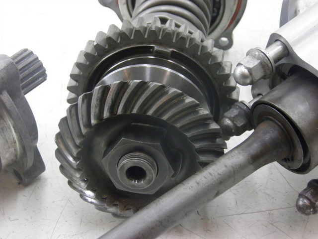 photo de TRASMISSIONE RUOTA YAMAHA FJR 1300 (2004 - 2005) - Stato della superficie e materiale