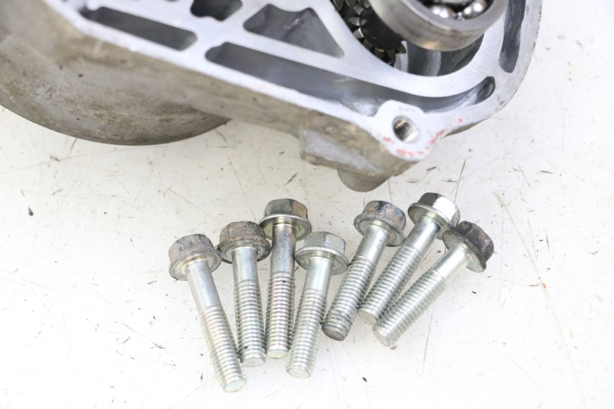 photo de TRASMISSIONE RUOTA KYMCO AGILITY 4T 50 (2018 - 2022) - Primo piano tecnico