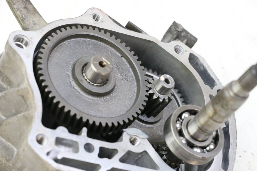 photo de TRASMISSIONE RUOTA KYMCO AGILITY 4T 50 (2018 - 2022) - Dettagli dei punti di fissaggio