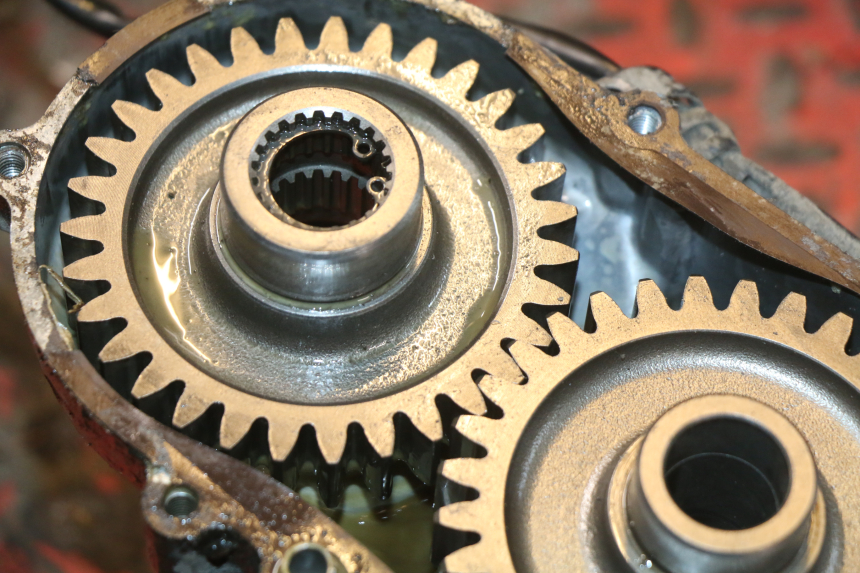 photo de TRASMISSIONE RUOTA SUZUKI BURGMAN 650 (2002 - 2004) - Primo piano ad alta risoluzione