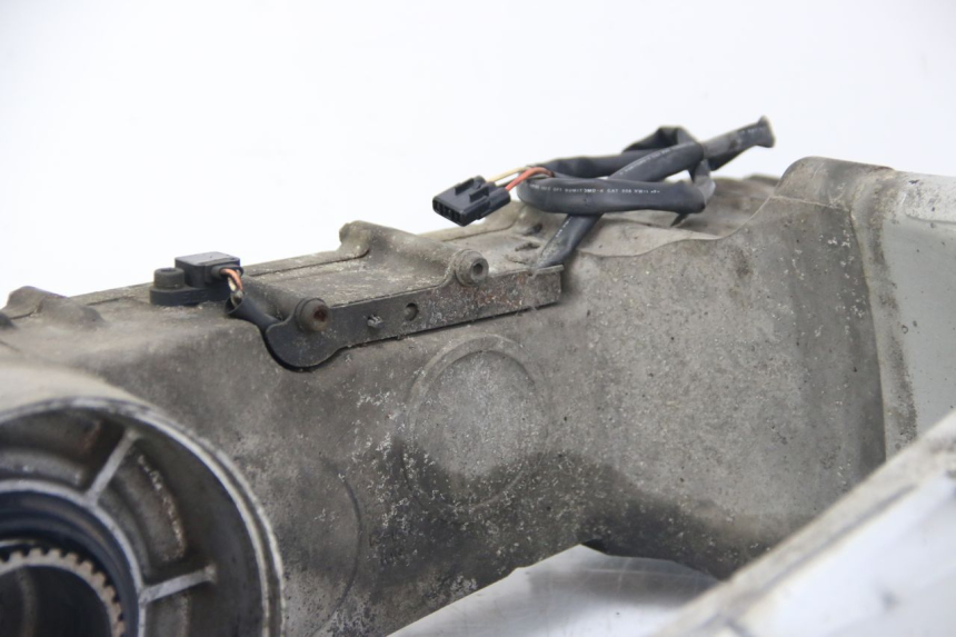 photo de TRASMISSIONE RUOTA SUZUKI BURGMAN 650 (2002 - 2004) - Stato della superficie e materiale