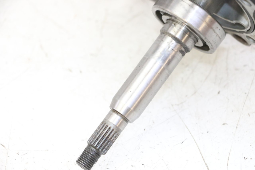 photo de TRASMISSIONE RUOTA SUZUKI BURGMAN 125 (2007 - 2014) - Primo piano tecnico