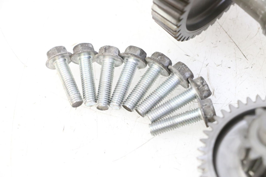 photo de TRASMISSIONE RUOTA SUZUKI BURGMAN 125 (2007 - 2014) - Focus sulla struttura