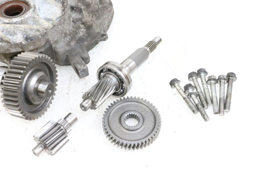 photo de TRASMISSIONE RUOTA HONDA FES S-WING SWING ABS 125 (2007 - 2015) - Primo piano tecnico