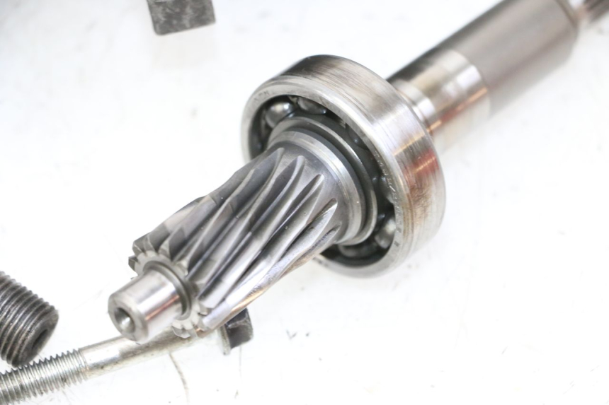 photo de TRASMISSIONE RUOTA HONDA FES S-WING SWING ABS 125 (2007 - 2015) - Primo piano ad alta risoluzione