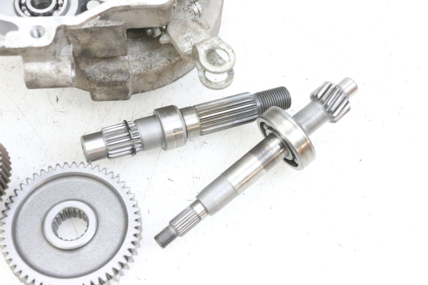 photo de TRASMISSIONE RUOTA PEUGEOT KISBEE 4T 50 (2010 - 2017) - Primo piano tecnico