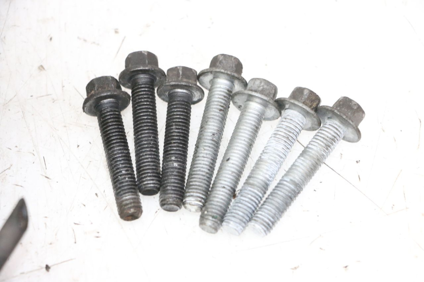 photo de TRASMISSIONE RUOTA PIAGGIO XEVO - X EVO 125 (2007 - 2017) - Angolazione alternativa