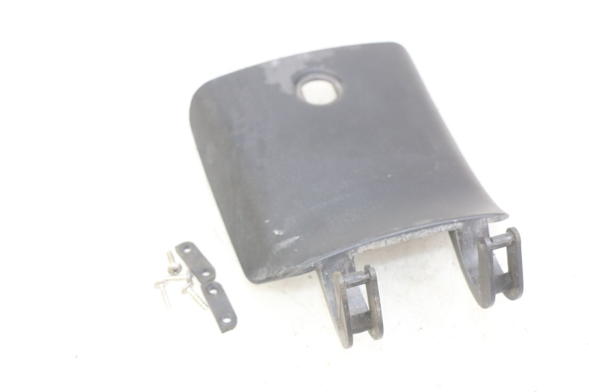 photo de SPORTELLO DEL SERBATOIO APRILIA ATLANTIC 125 (2003 - 2009) - Dettaglio del componente