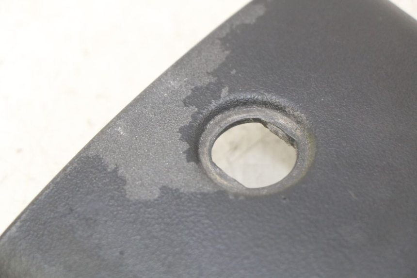 photo de SPORTELLO DEL SERBATOIO APRILIA ATLANTIC 125 (2003 - 2009) - Zoom sullo stato d'uso