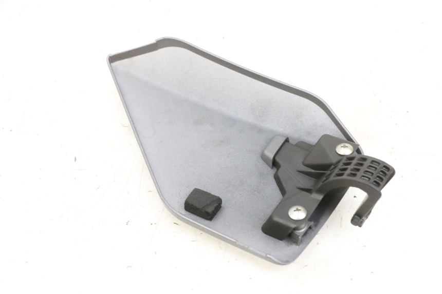 photo de TAPPO DEL SERBATOIO SUZUKI BURGMAN 650 (2013 - 2020) - Dettaglio del componente