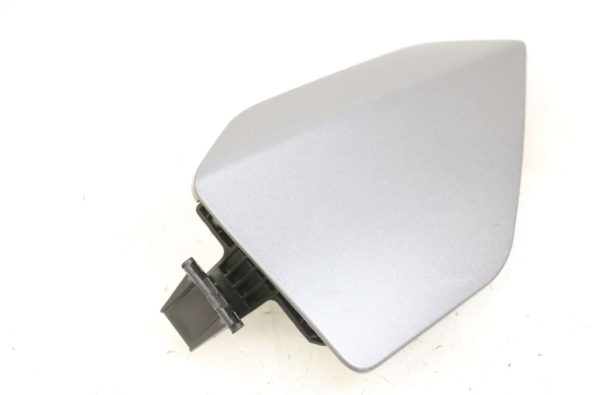 photo de TAPPO DEL SERBATOIO SUZUKI BURGMAN 650 (2013 - 2020) - Altra angolazione