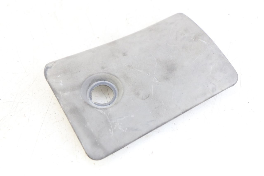 photo de SPORTELLO DEL SERBATOIO HONDA FES PANTHEON 2T 125 (1998 - 2002) - Zoom sullo stato d'uso