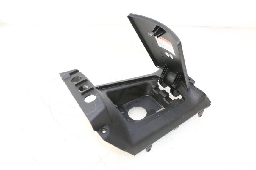 photo de CARBURANTE SPORTELLO PIAGGIO MP3 HPE 530 (2022 - 2026) - Primo piano tecnico
