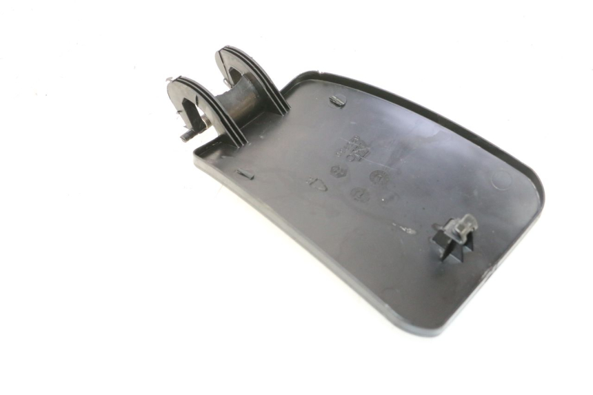 photo de SPORTELLO DEL SERBATOIO PIAGGIO MP3 LT 400 (2007 - 2012) - Zoom sullo stato d'uso