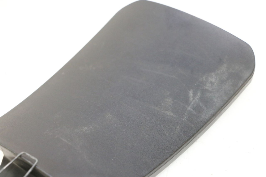 photo de SPORTELLO DEL SERBATOIO PIAGGIO MP3 LT 400 (2007 - 2012) - Altra angolazione